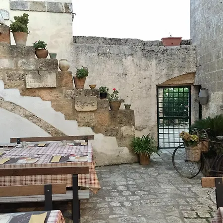 Palazzo Trani * カストリニャーノ・デル・カーポ